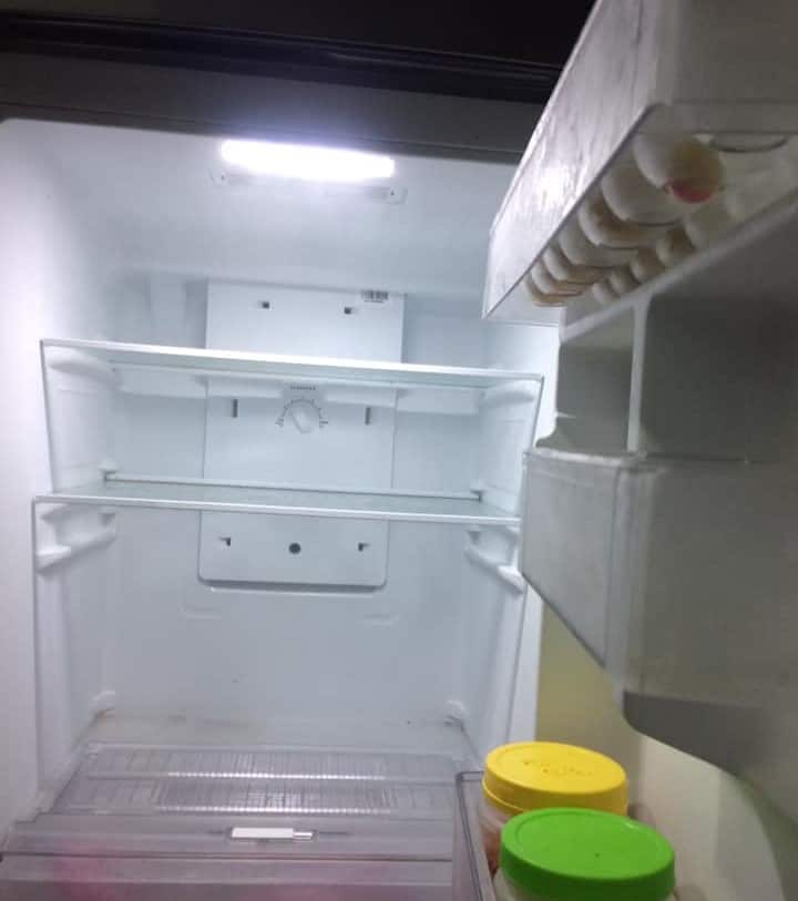 Dịch vụ vệ sinh tủ lạnh tại Dĩ An